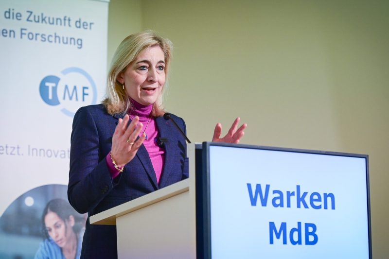 Nina Warken, Bundesministerin für Gesundheit, eröffnete die Veranstaltung im bcc Berlin Congress Center.